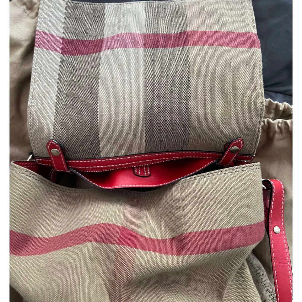 Burberry Medium Ashby Bucket Bag - Picture 11 of 15